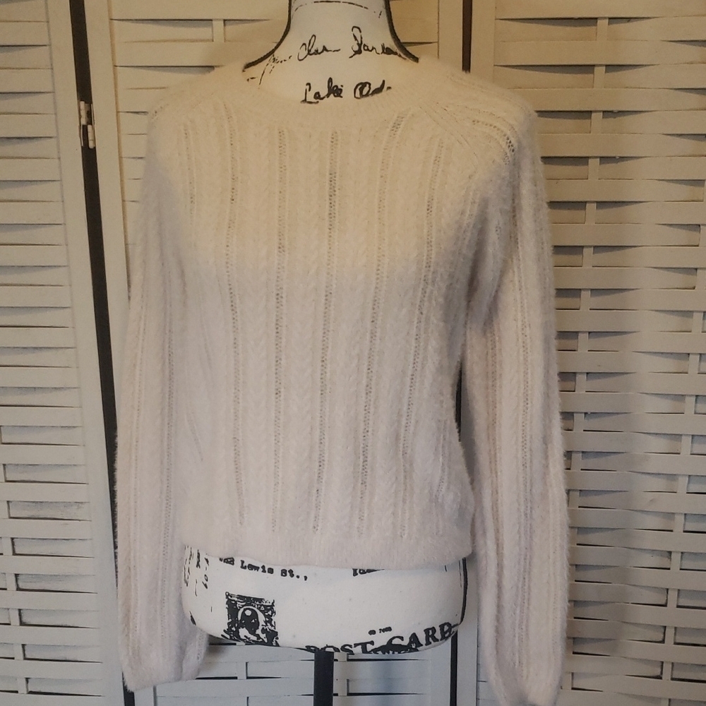 Gentle Fawn Women's White Soft Sweater Size XS